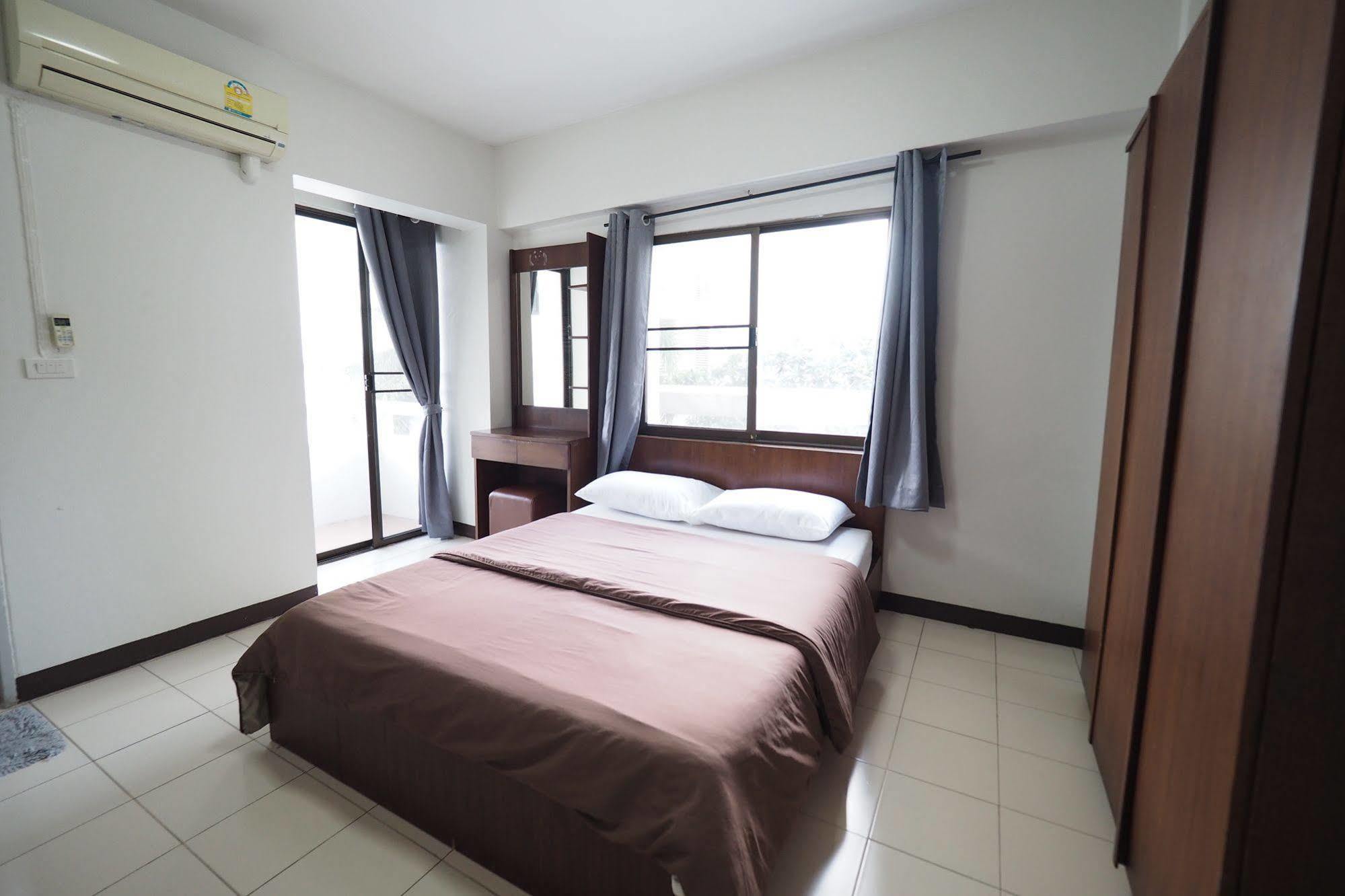 Living Naraa Place Bangkok Kültér fotó