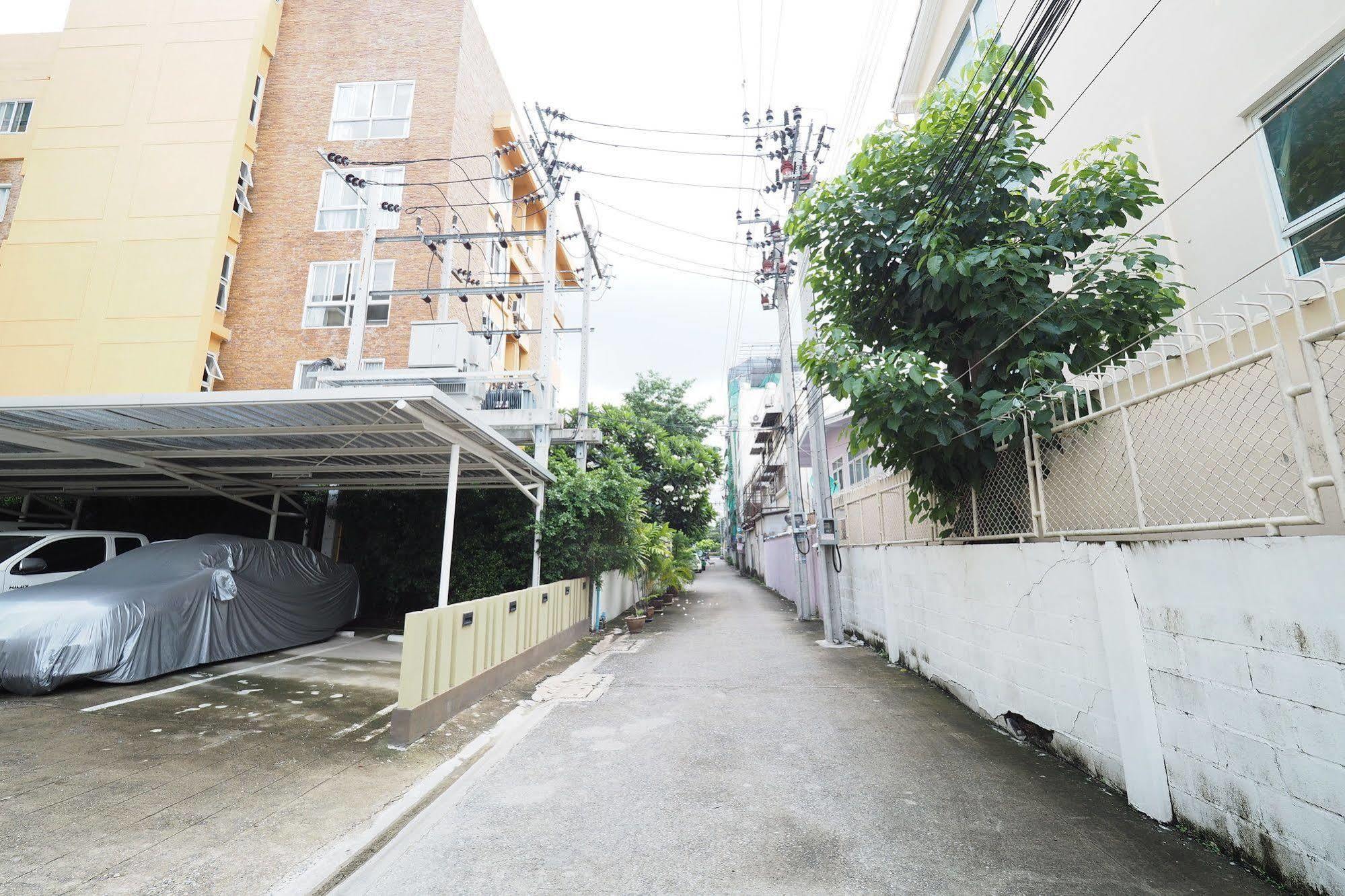 Living Naraa Place Bangkok Kültér fotó